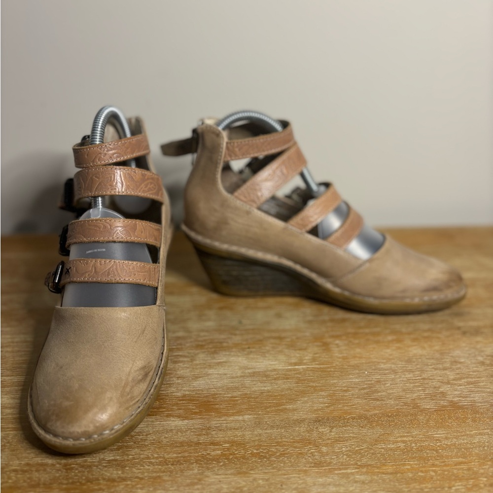OTBT Biker Mary Jane Wedge Shoes size 7.5‎